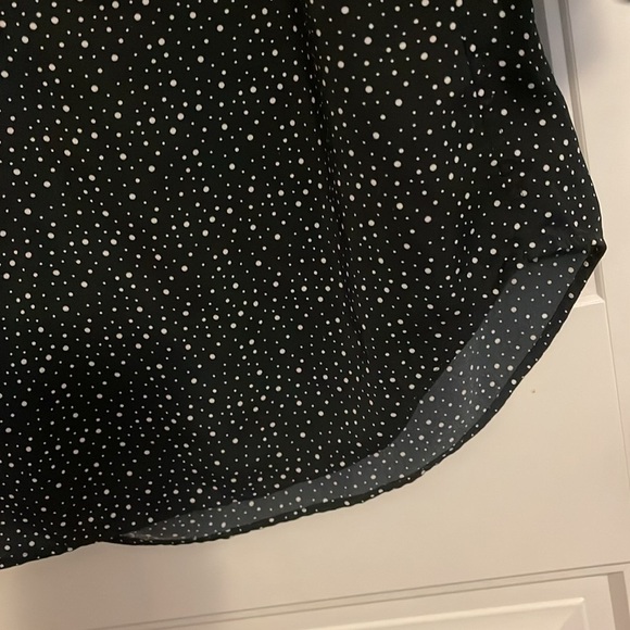 J Crew | Long Sleeve Blouse Black White Polka Dot 1/4 Button down Women’s sz S - Picture 4 of 9